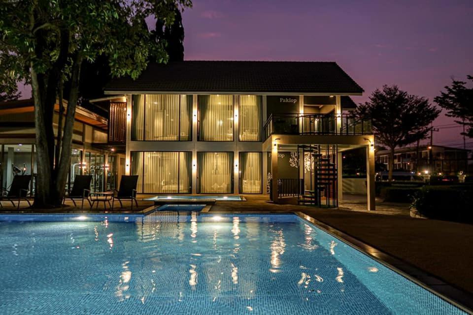 Paklop Resort Lopburi Exterior photo